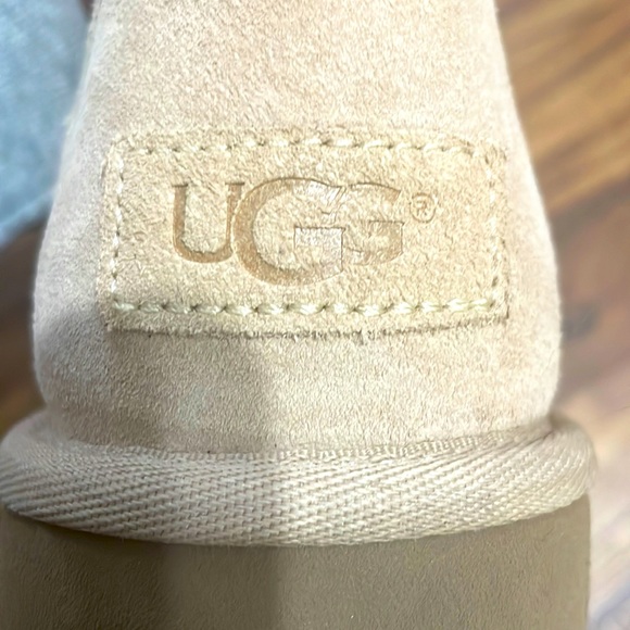 UGG short boots - Picture 2 of 5